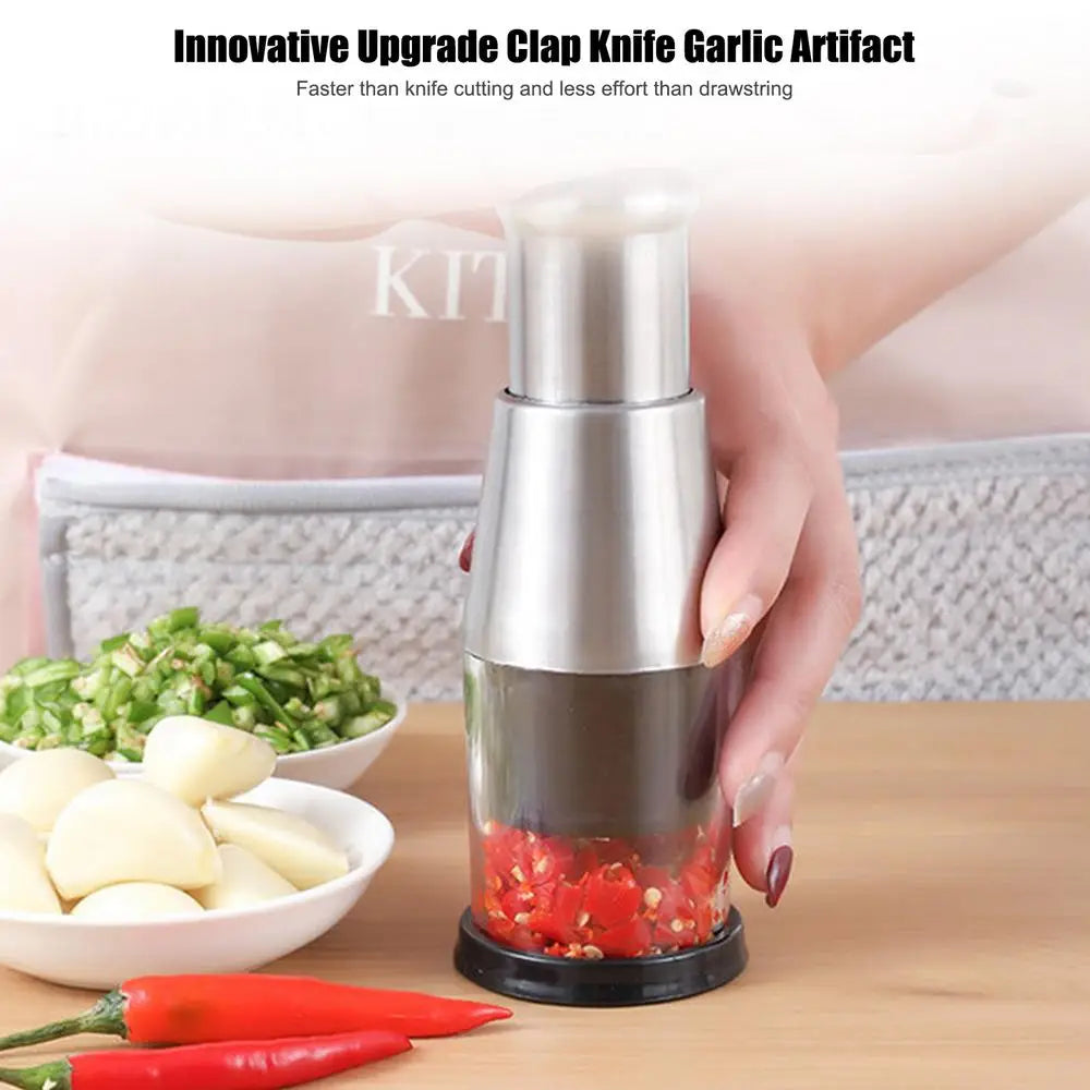 Effortless Garlic Chopper: Instant Mincing, No Tears!