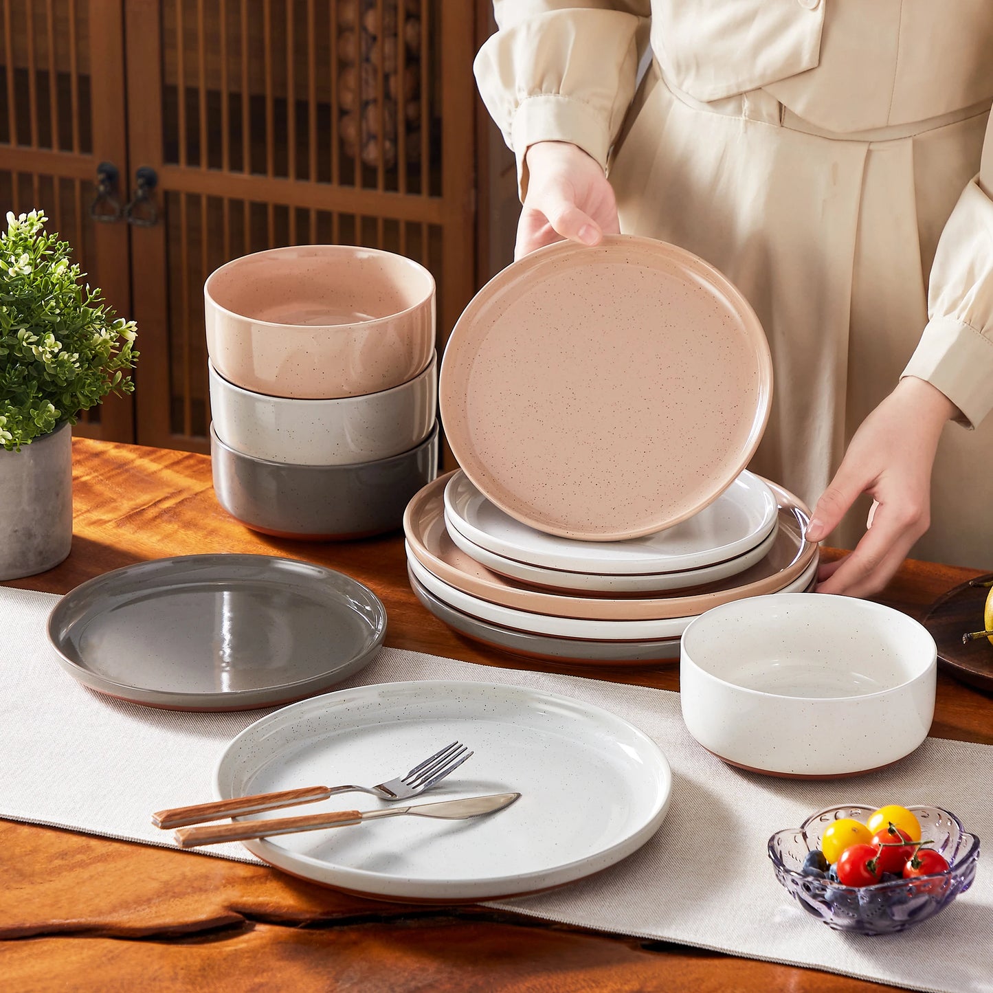 12/24-Piece Elegant Dinnerware Set - Stoneware Plates & Bowls